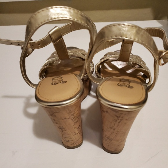 Brash Gold Wedges - Picture 3 of 4